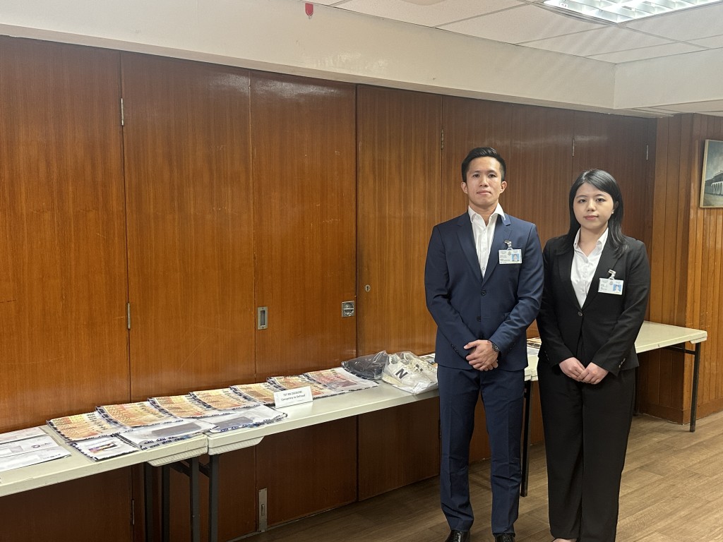警方展示所得證物。劉漢權攝 警方展示所得證物。劉漢權攝
