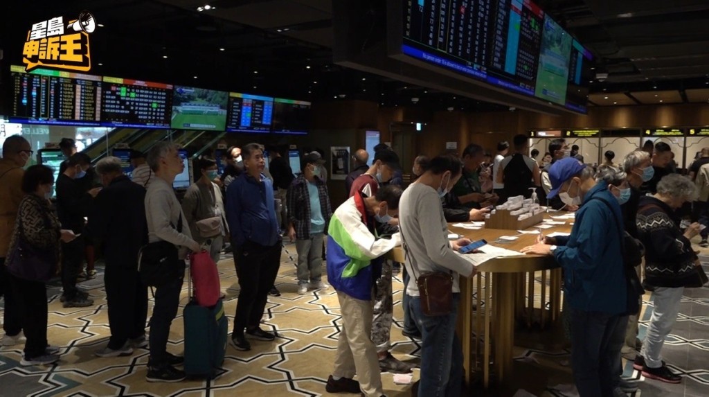 她指有客人喜歡賭馬，但以往總是輸錢，後來找她提供服務後，立即轉運贏錢云云。(資料相片)