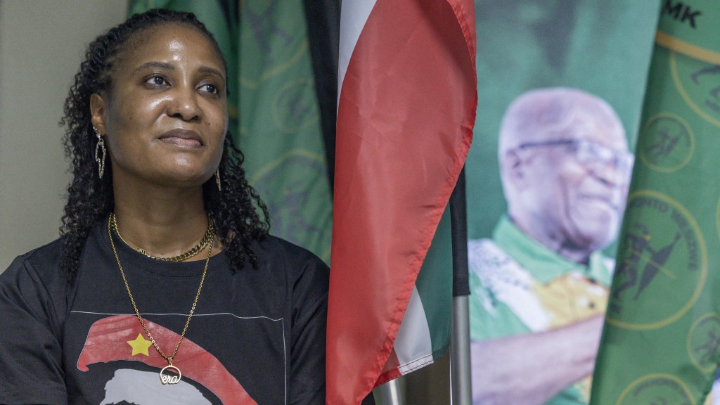 祖馬-桑布德拉周五出席「民族之茅」的記者會。  法新社