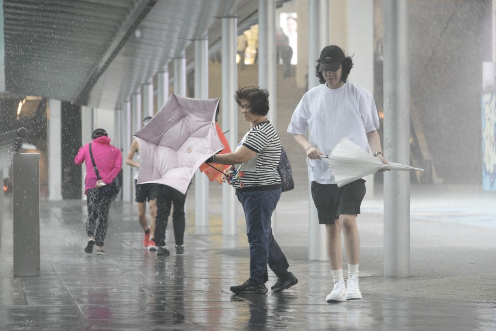 受广阔低压槽影响本港今日天气不稳定。