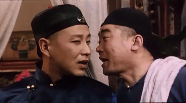 同治皇帝被指常偷出紫禁城嫖妓,導致染上梅毒。電影《一代妖后》劇照 同治皇帝被指常偷出紫禁城嫖妓,導致染上梅毒。電影《一代妖后》劇照