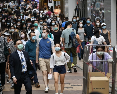 市民假日外出。