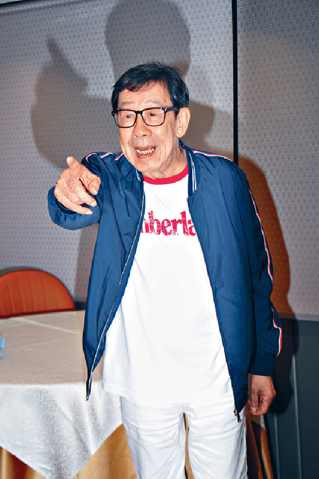 胡枫于1973年加入TVB。