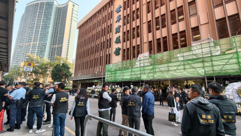 警方在場維持秩序。