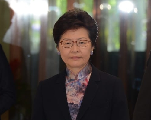 林鄭不滿答英文問題浪費時間,倡設即時傳譯。
