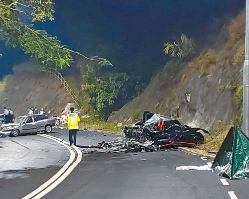 新娘潭路兩死五傷車禍現場一片混亂。