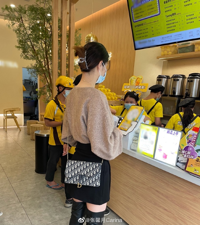 網民都讚張馨月不似55kg體重。