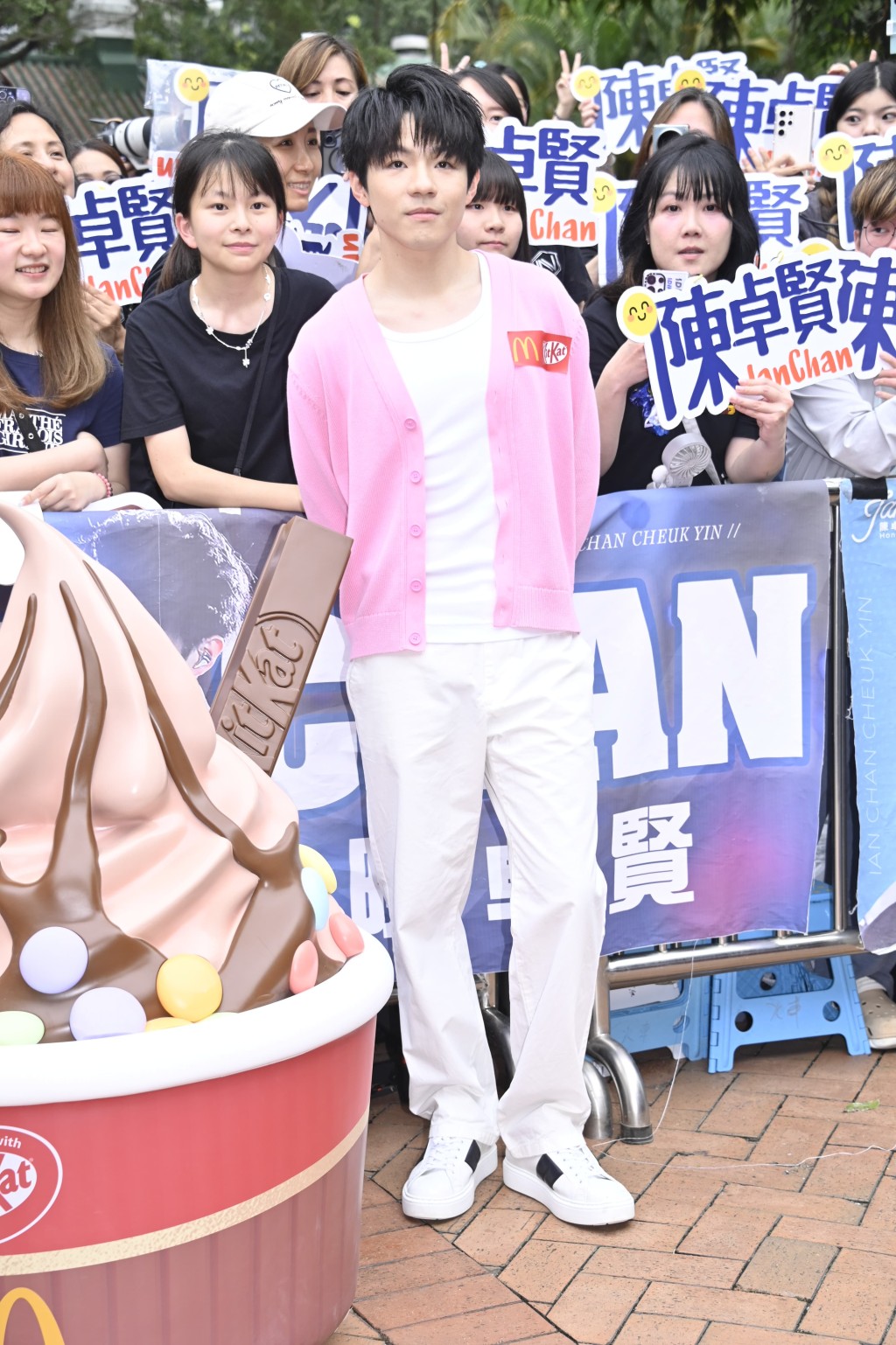 問到生日願望是否想快點找個女友？Ian指現時專注工作。