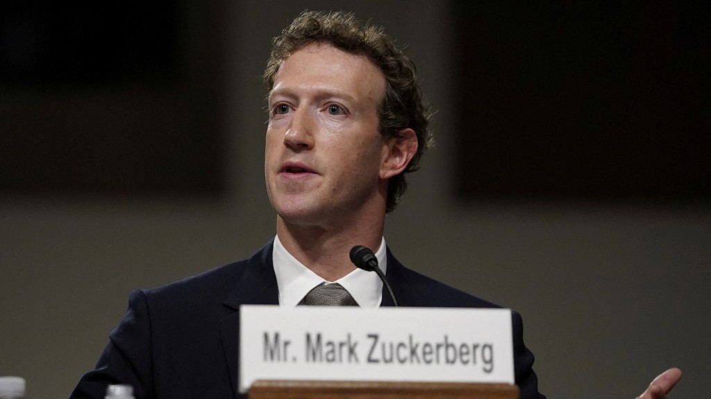 朱克伯格（Mark Zuckerberg）时隔3年多以来身家次超越马斯克。 路透社