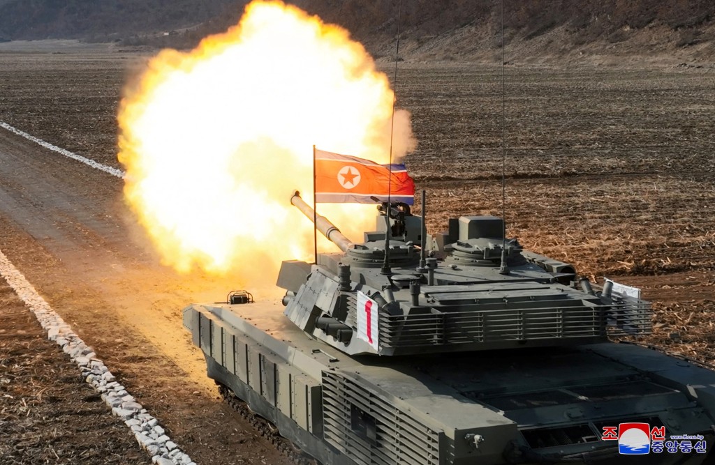 北韩近期的坦克射击演习。路透社