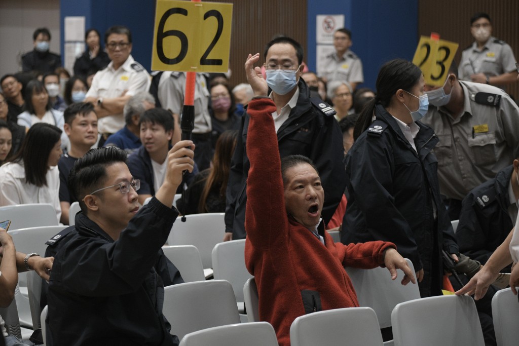 维年宵8个主题摊位及200个乾货摊位，将于明日（14日）及周三（15日）上午9时起在荔枝角政府合署二楼礼堂进行公开竞投。陈浩元摄