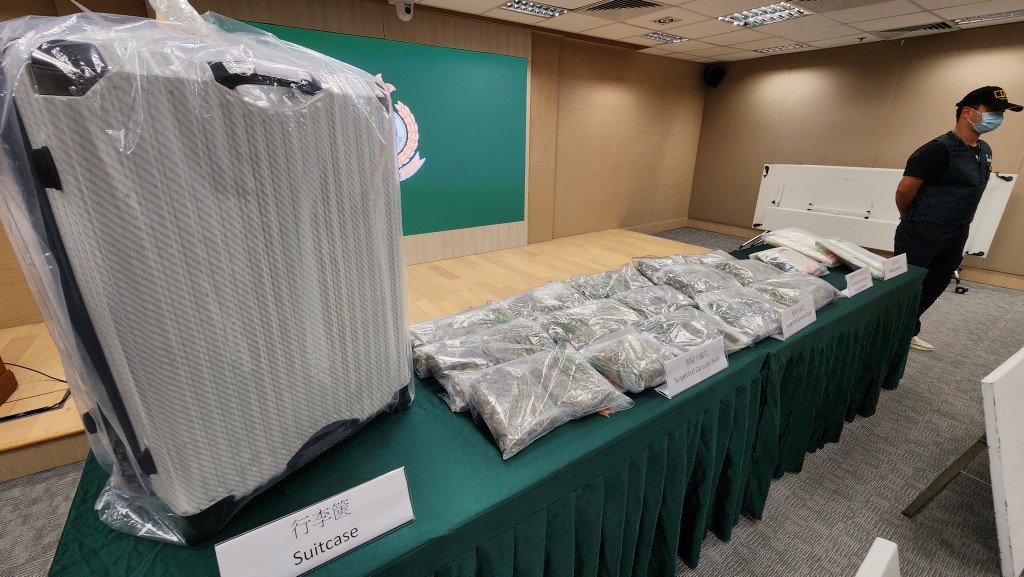 海關檢獲14公斤大麻花，市值300萬元。