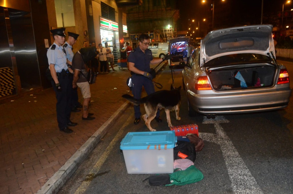 警方於深水埗截查一輛私家車，搜出3.3萬元冰毒。