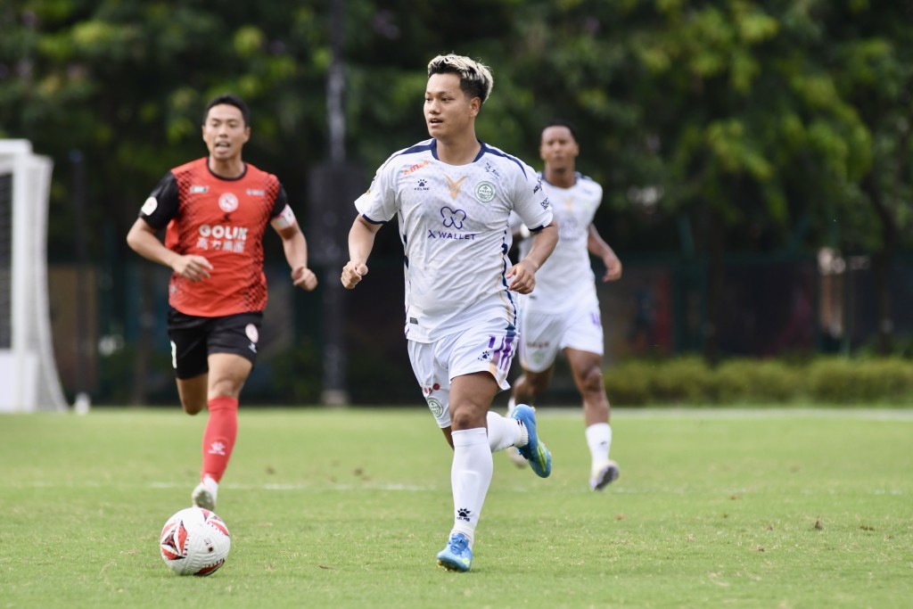 今場正選上陣的張憙延,未完半場已被換出。楊駿堯攝 今場正選上陣的張憙延,未完半場已被換出。楊駿堯攝