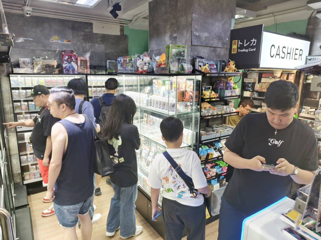 遇竊卡舖位於油麻地現時點商場。 遇竊卡舖位於油麻地現時點商場。