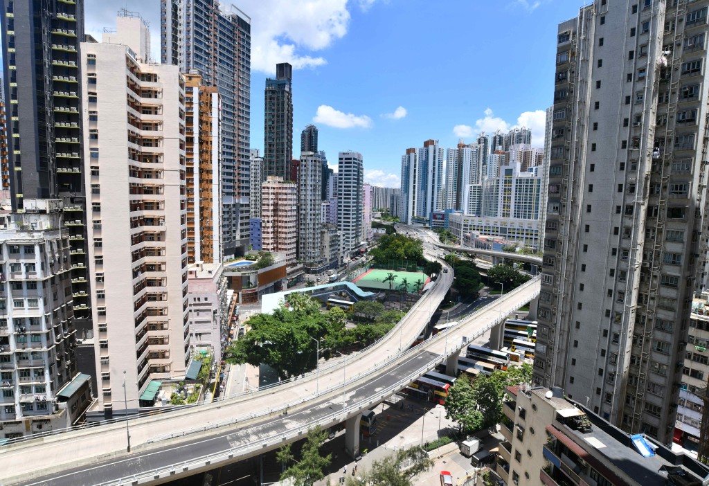 單位可外望筲箕灣開揚市景。