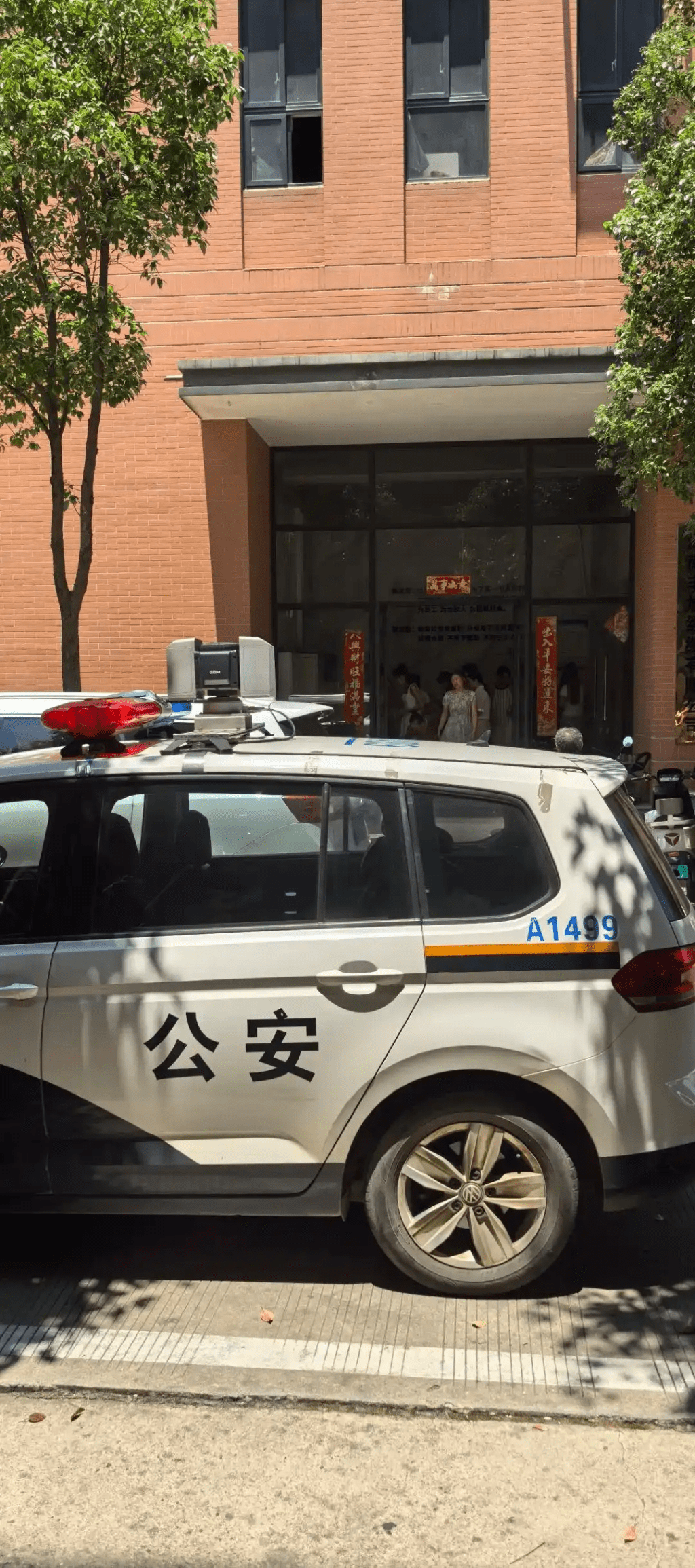 警方到場處理。 警方到場處理。