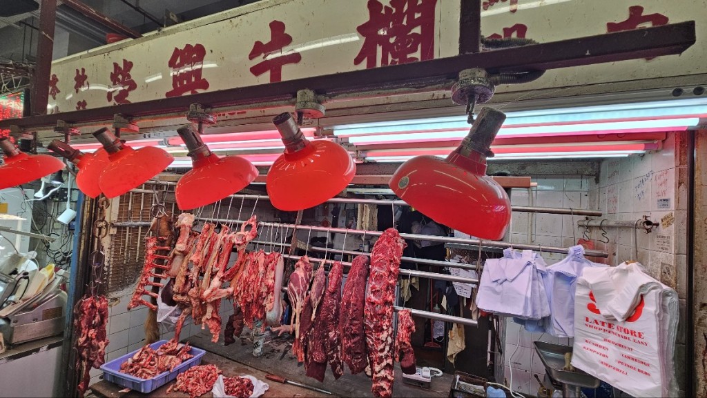 陈翁平日在牛肉档工作。(资料图片)