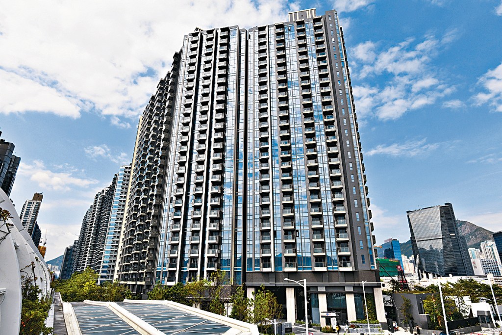 柏蔚森昨日添成交，發展商乘勢加推43伙招標發售。