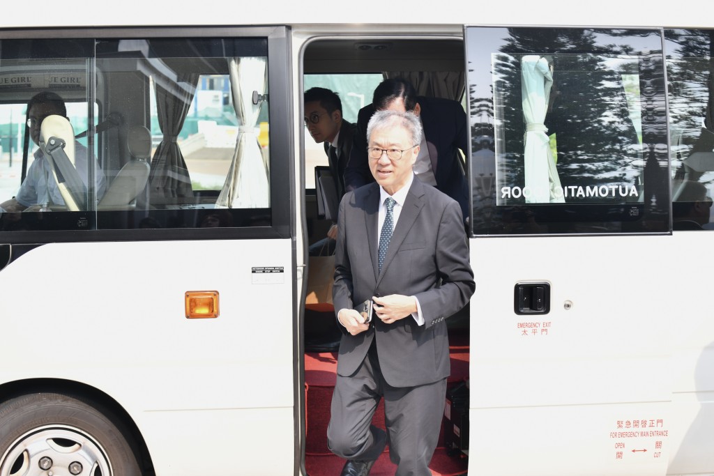 大埔宏福苑火灾独立委员会第六日听证会，图为委员会主席陆启康。