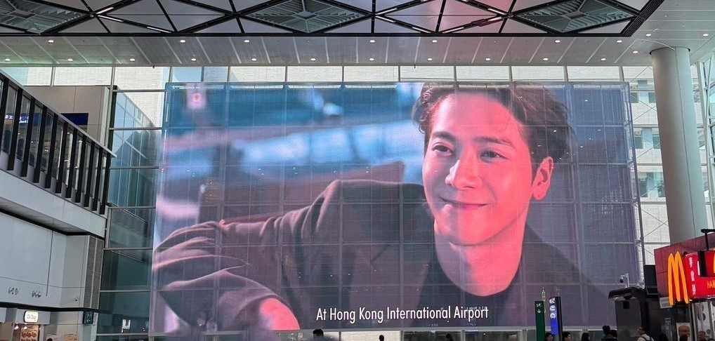 機場有大大個Jackson! 機場有大大個Jackson!