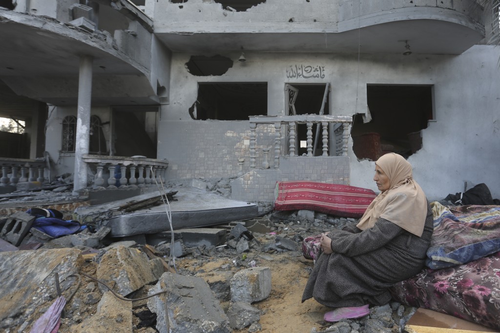 以军空袭加沙，造成严重破坏。美联社