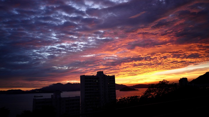 本港多處在黃昏時間都可看到晚霞美景。