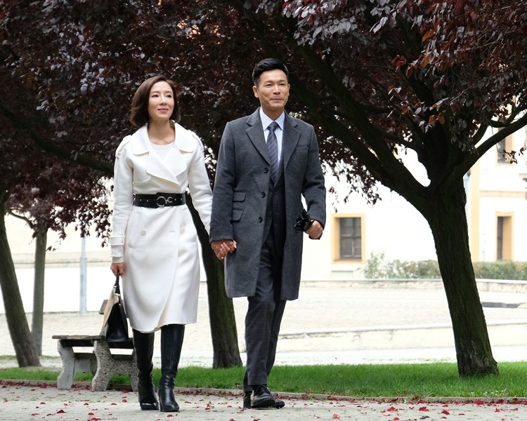 與楊怡再度合作,安仔大讚對方成熟咗,大家十分合拍。