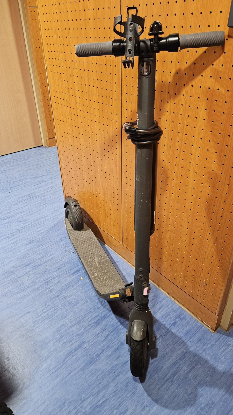 警方扣查4輛涉案電動可移動工具。 警方扣查4輛涉案電動可移動工具。