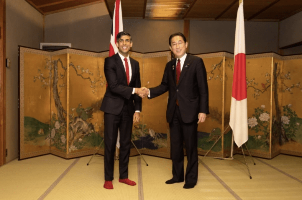 辛伟诚在广岛一间日式食肆内与岸田文雄见面，共进晚餐。英国首相府图片