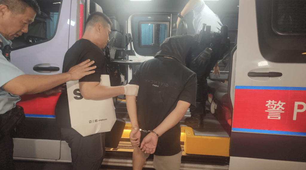 20餘歲男司機被捕。黎志偉攝