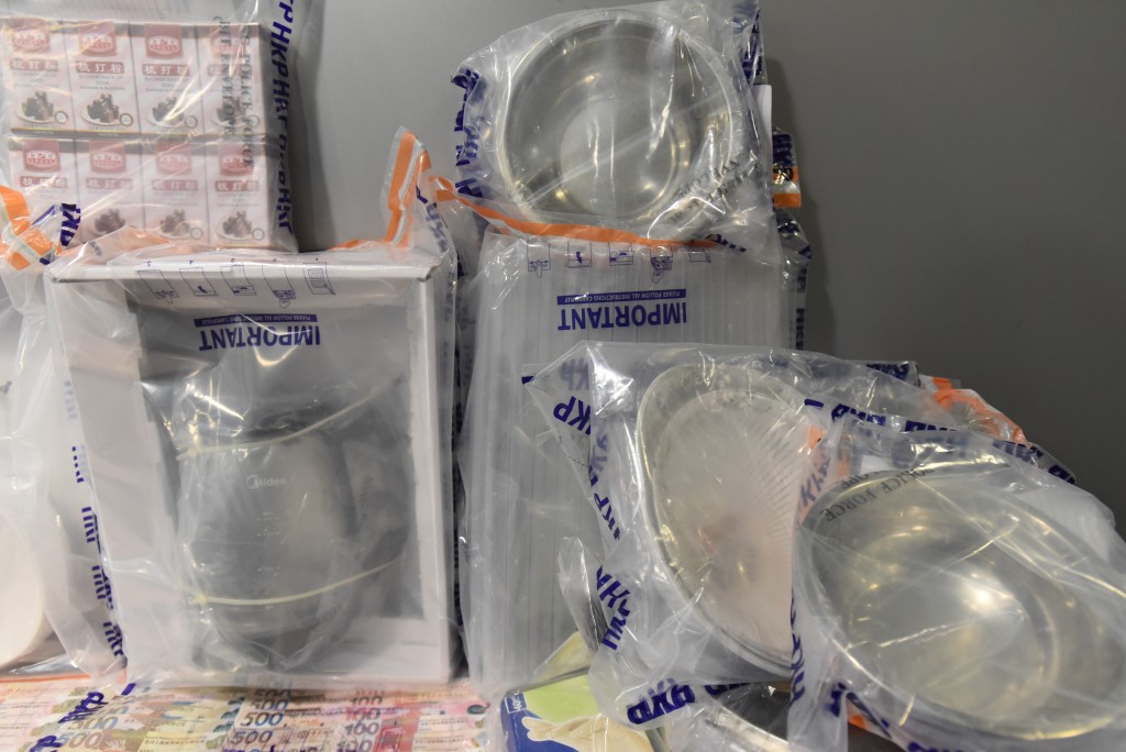 警方檢獲的毒品及包裝工具約值140萬元。