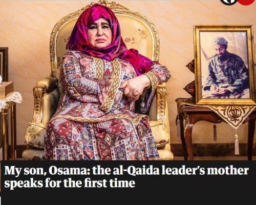 拉登母親加尼姆接受英國《衛報》記者訪問，屋內仍擺放着兒子的照片。網圖