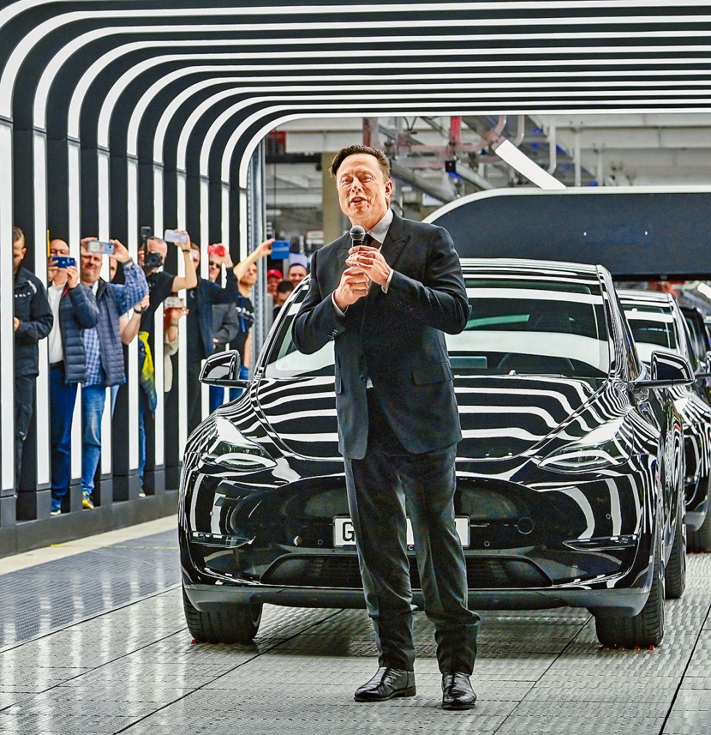 马斯克三月在德国为特斯拉欧洲超级工厂主持开幕仪式。 