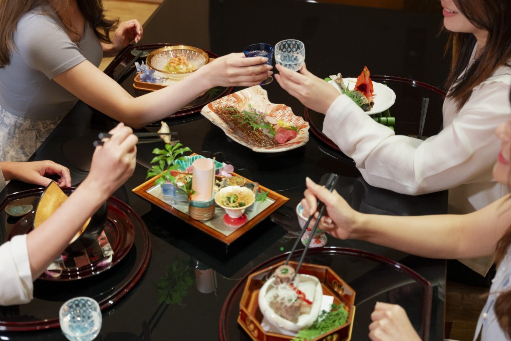 灘萬日本料理:日式懷石套餐買二送二 灘萬日本料理:日式懷石套餐買二送二