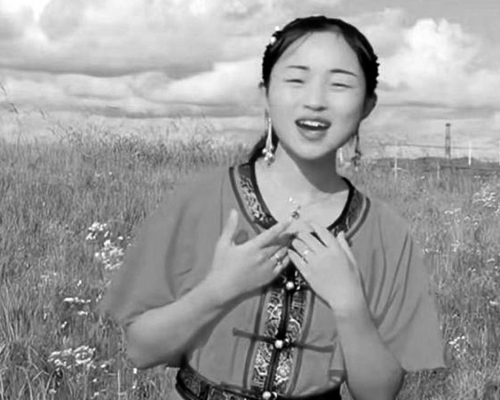  24歲網紅「草原公主」被男友殺害。