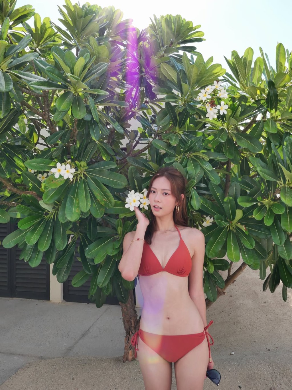 游嘉欣近日在社交平台，分享到墨西哥旅行，大晒比堅尼性感泳照。