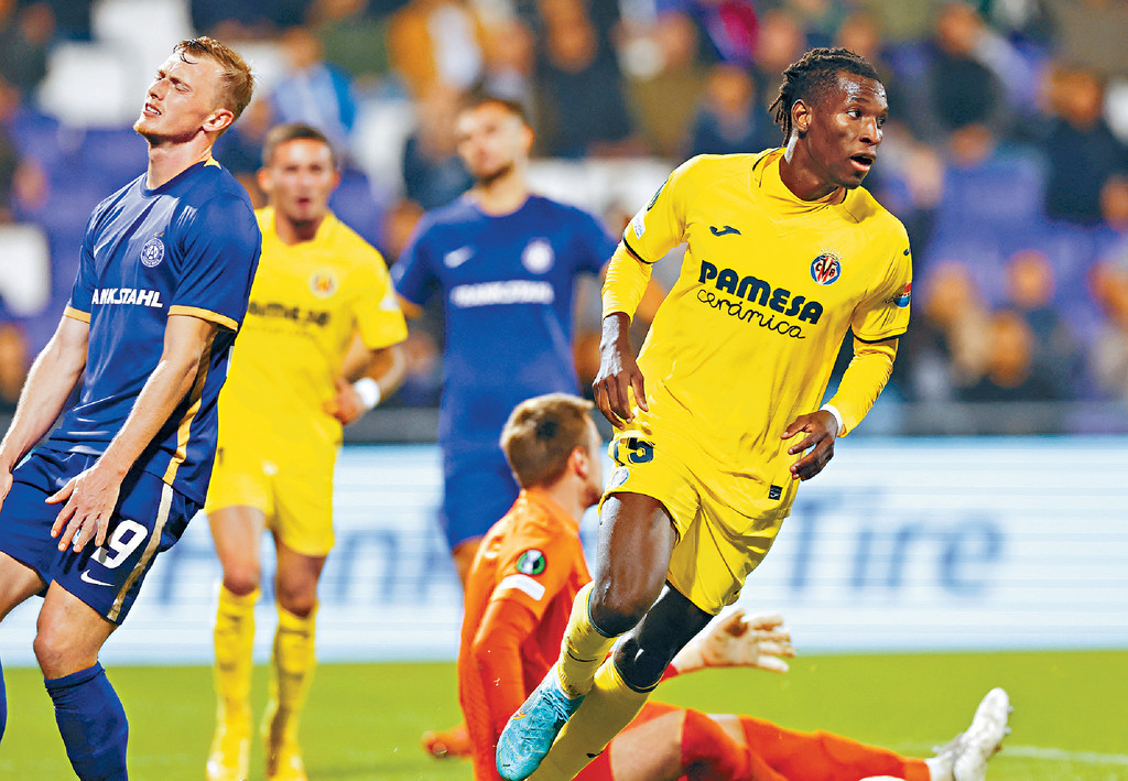 維拉利爾前鋒
尼高拉斯積遜