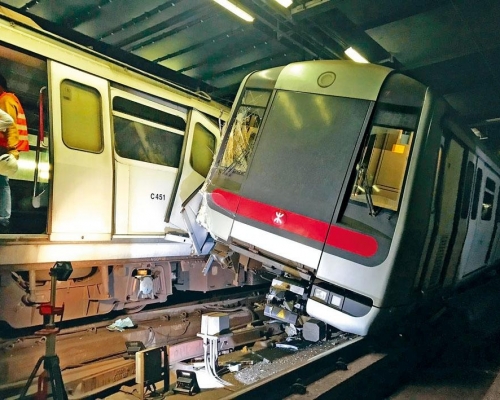 港鐵昨發生罕見列車相撞事故。 資料圖片