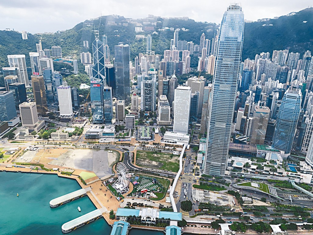 中環新海濱商業地王今截標，料掀大型財團爭奪。