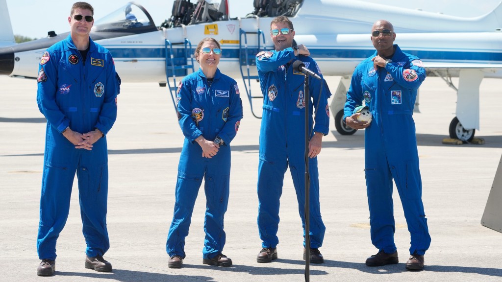 阿耳忒彌斯2號|(左起)加拿大太空人漢森、美國太空人科赫 、懷斯曼和格洛弗準備繞月10天。 美聯社 阿耳忒彌斯2號|(左起)加拿大太空人漢森、美國太空人科赫 、懷斯曼和格洛弗準備繞月10天。 美聯社