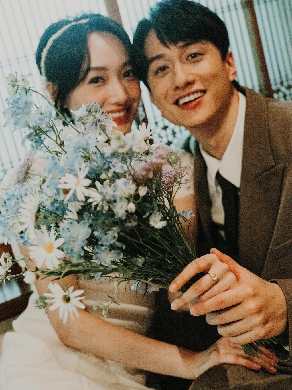 劉俊謙昊排分享多張與老婆蔡思韵的婚照。 劉俊謙昊排分享多張與老婆蔡思韵的婚照。