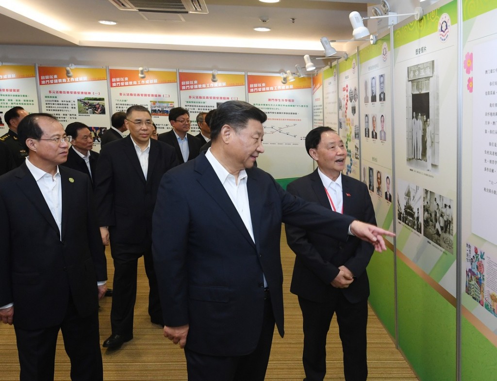 習近平早上探訪氹仔濠江中學附屬英才學校。澳門新聞局圖片