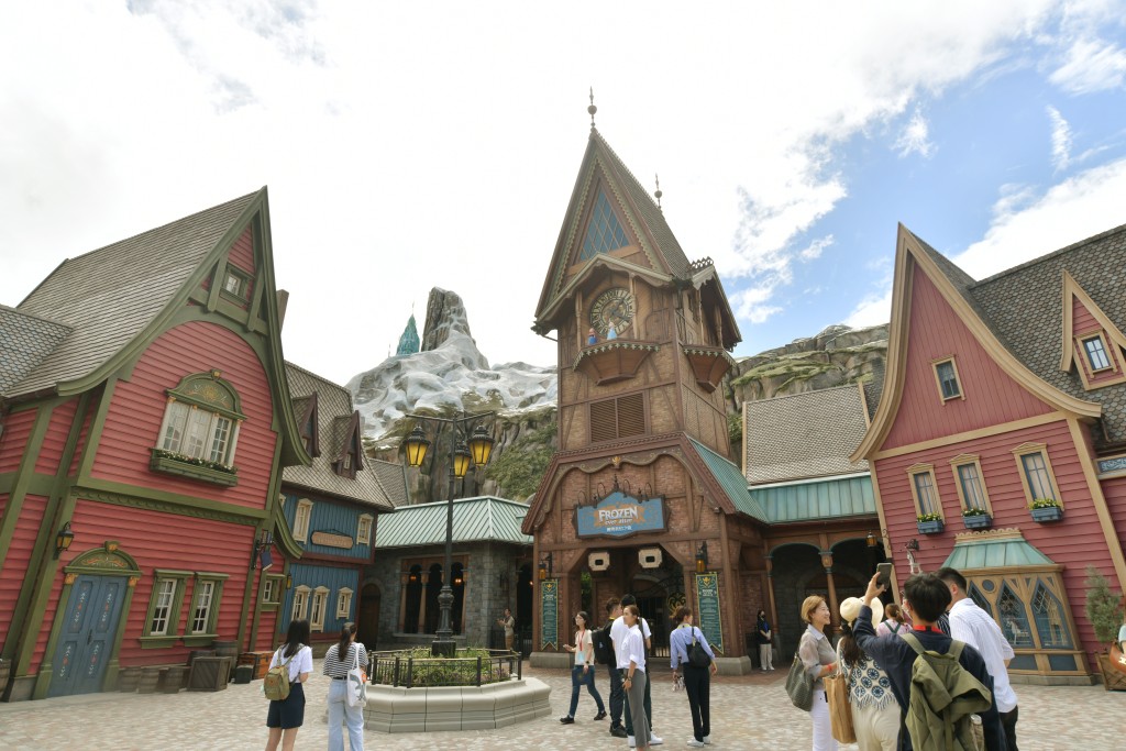 香港迪士尼樂園「魔雪奇緣世界（World of Frozen）」主題園區。資料圖片