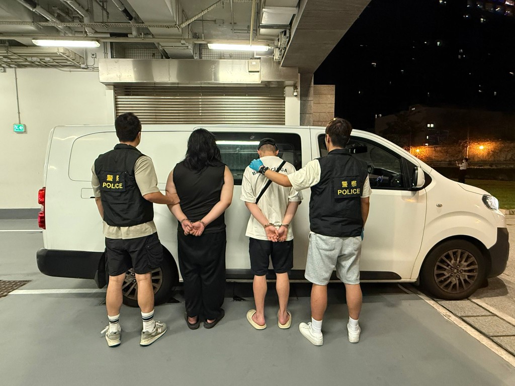 行動中，警方共拘捕兩名男子。警方圖片