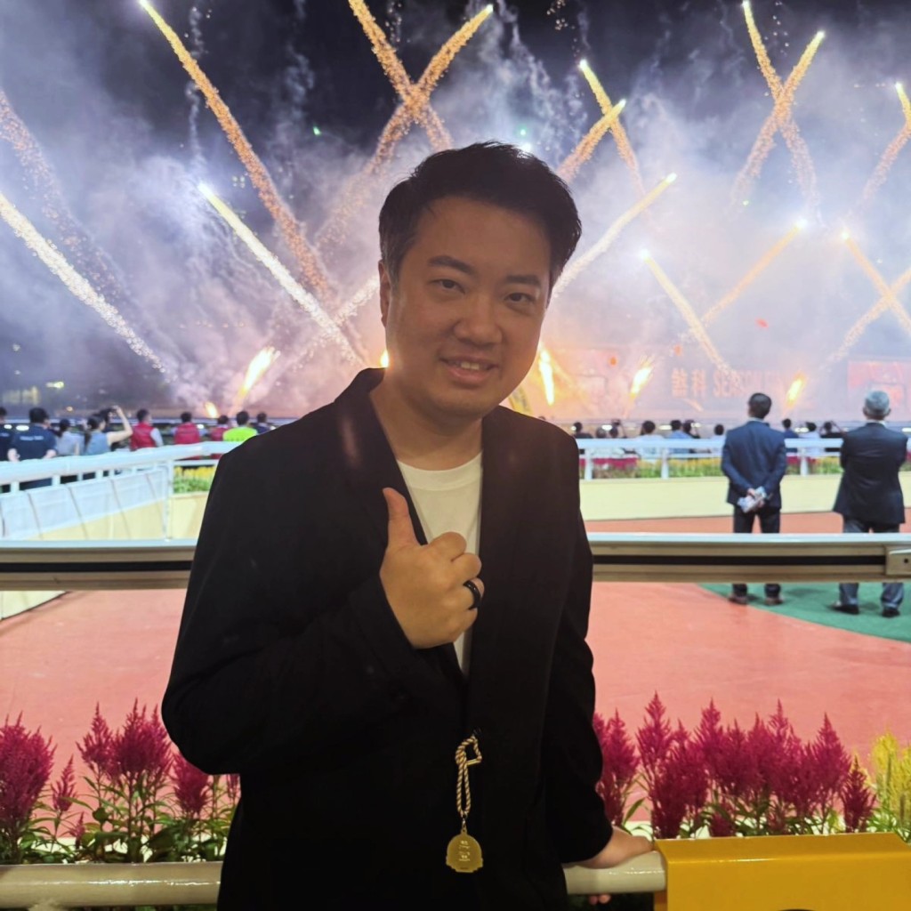 王賢訊出言護花。