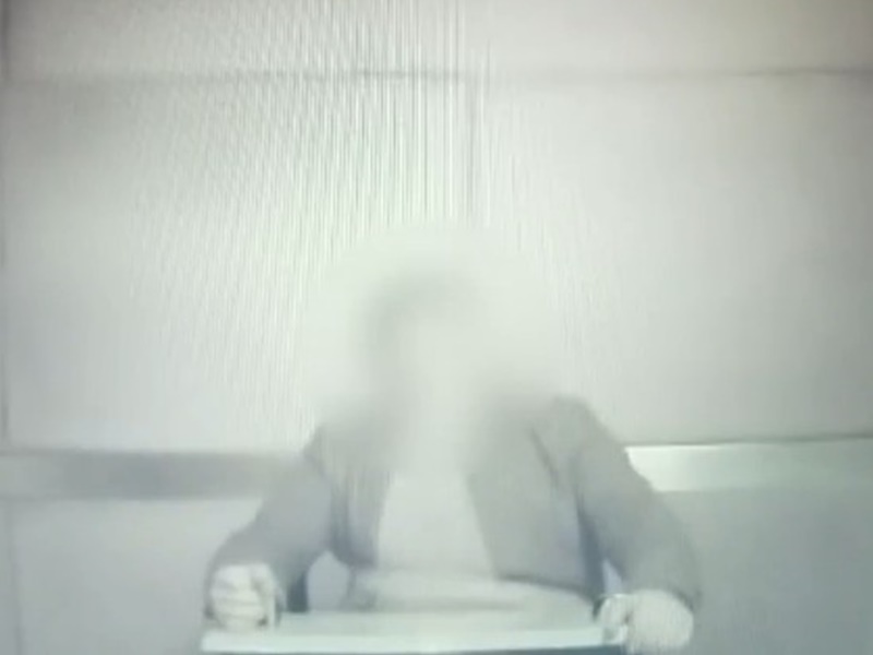 男子向警方哭喊你不懂我的痛。網圖