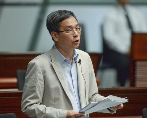 葉建源指禁止表達自由做法不明智。資料圖片