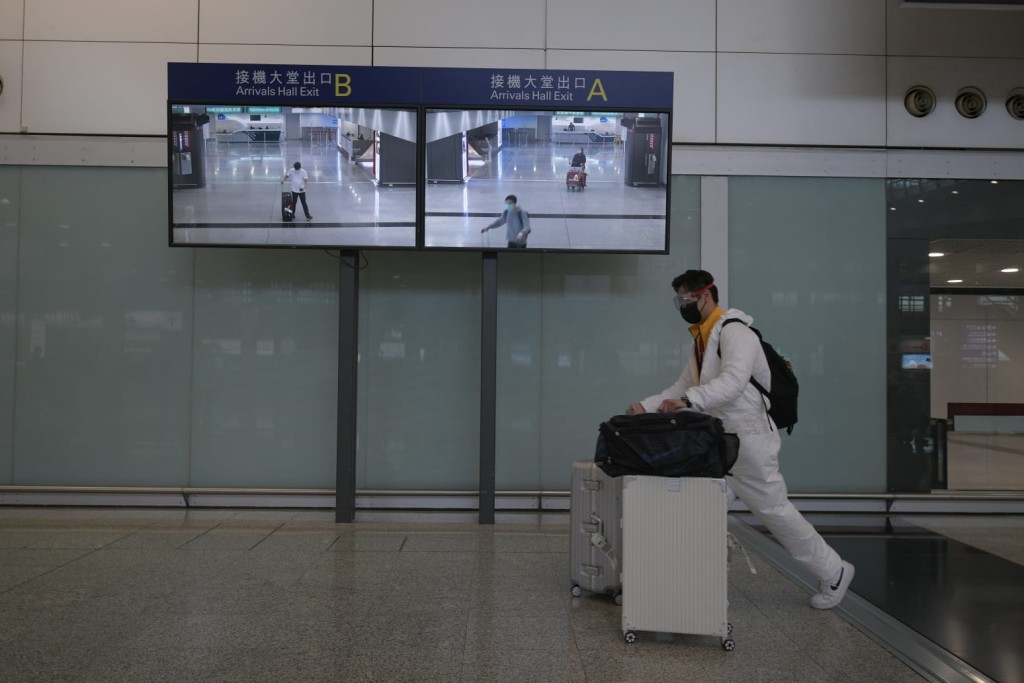 海外來港人士需要檢疫14日。