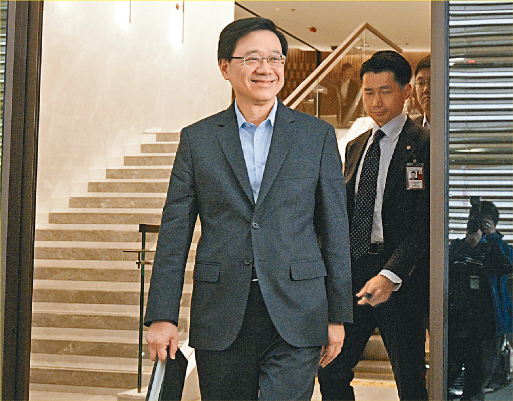 ■李家超昨日由海南返港,總結此行有4方面收穫。